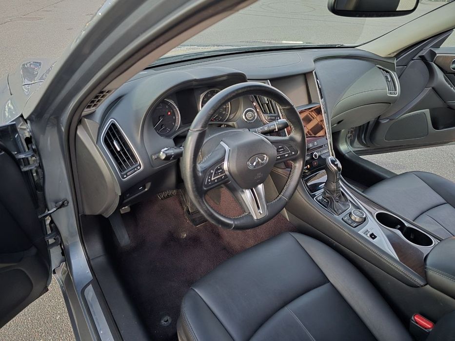 Продам infiniti Q50 в отличном состоянии