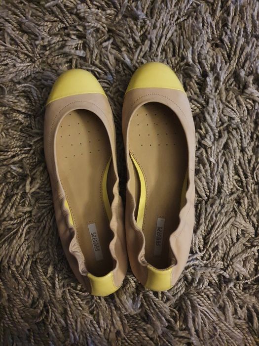 Sapatos  Geox em pele