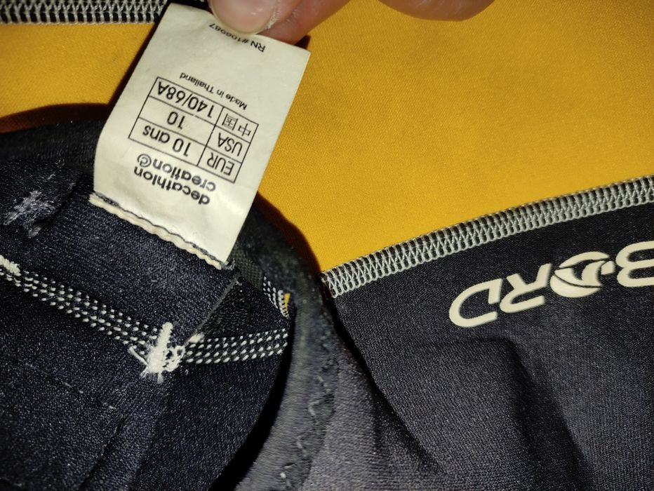 Fato de bodyboard ou surf