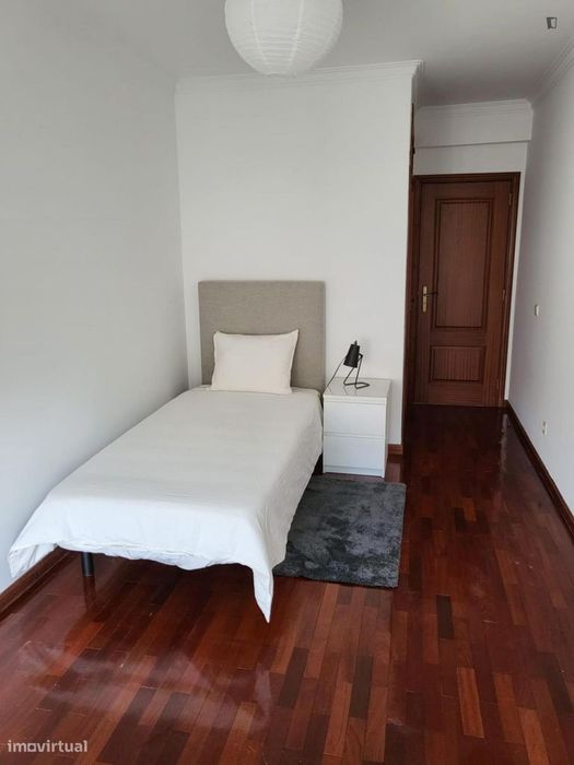Quarto - localizado em Intendente Lisbon