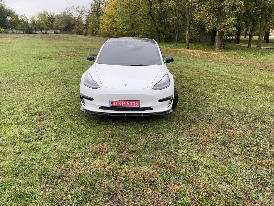 Тесла model 3  62кВ