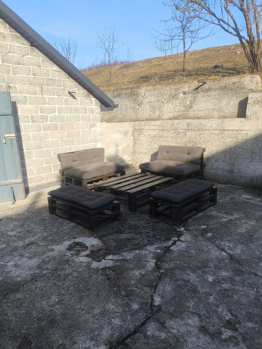 Solidne meble ogrodowe z palet