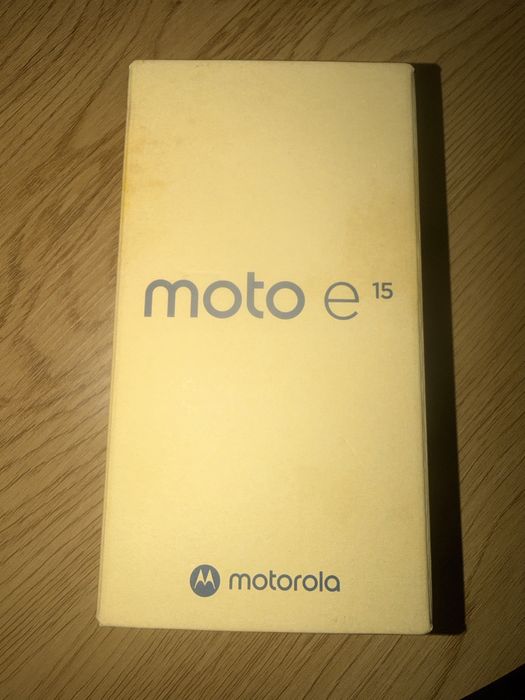 Телефон moto e15