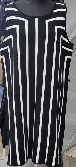 Bezrękawnik w czarno białe paski