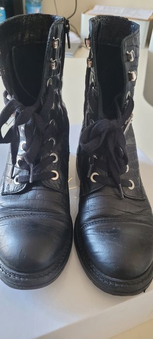 Eva Minge. Skórzane botki.