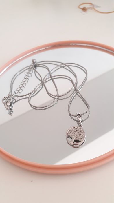 Colar de prata com arvore da vida