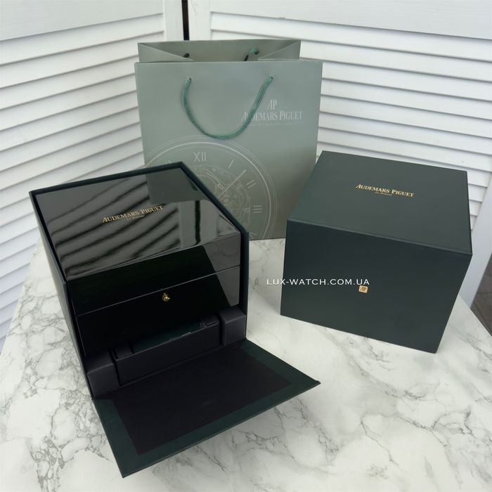 Фирменная коробка под часы Audemars Piguet