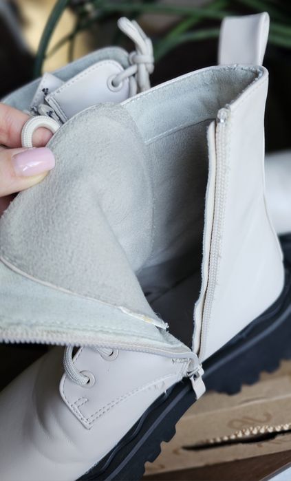 Осінні ботинки на дівчинку