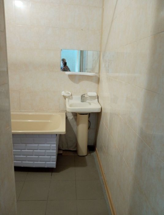 У продажу капітальний двоповерховий будинок .(В)
