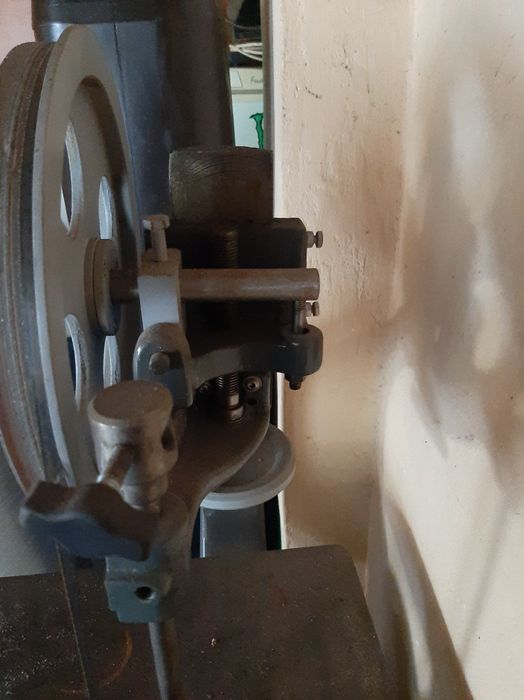 Piła taśmowa. Częściowo odnowiona.