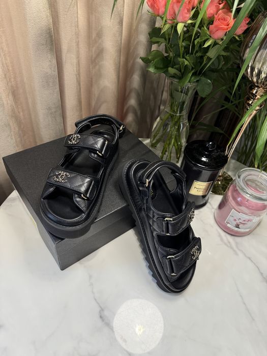 Sandały Chanel black leather