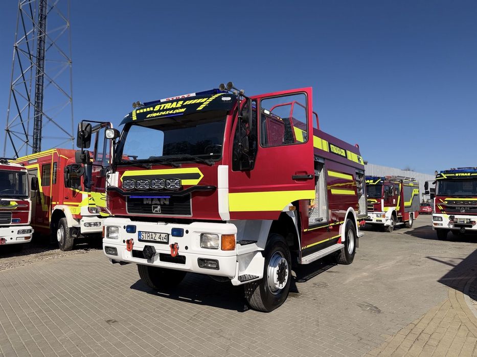 MAN Wóz strażacki CIĘŻKI Pojazd pożarniczy Straż pożarna MAN 18.284 4x4 6t wody+piana, CNBOP, działko dachowe, skrzynie dachowe, łańcuchy podrzutowe  Wóz strażacki CIĘŻKI Pojazd pożarniczy Straż pożarna MAN 18.284 4x4 6t