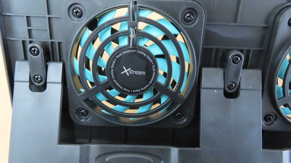 Base ventilada - Trust Xstream para PC de 15 polegadas
