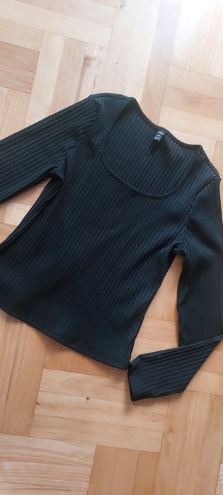Sweterek/ bluzka czarny prążkowany