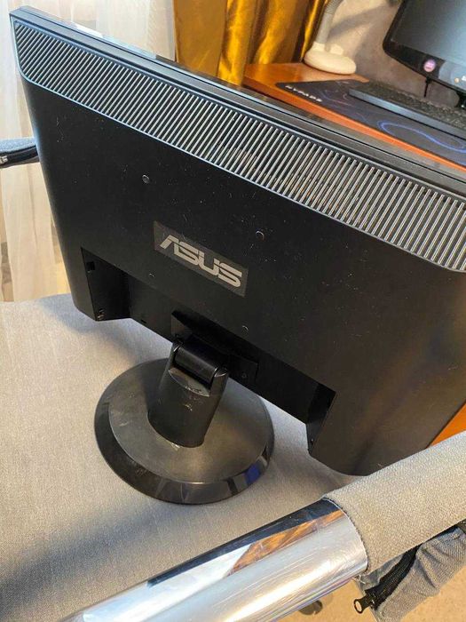 Монітор Asus VW192CD 1440x900