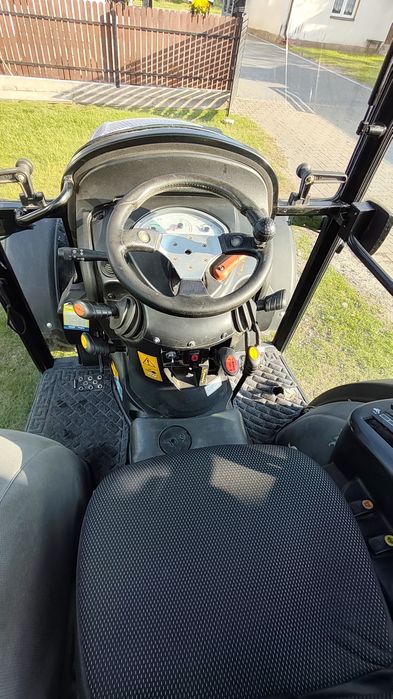 New Holland T 3040