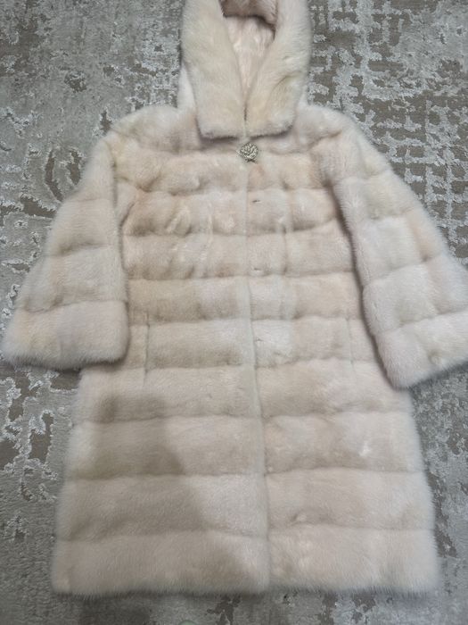 Продам норкову шубку