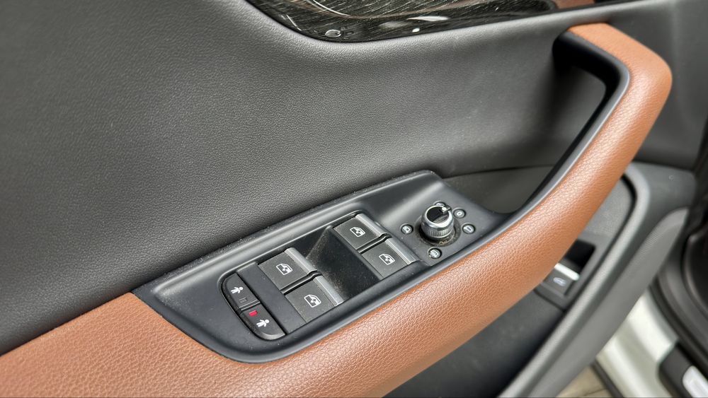 Авто Ауді Q7 2020 року