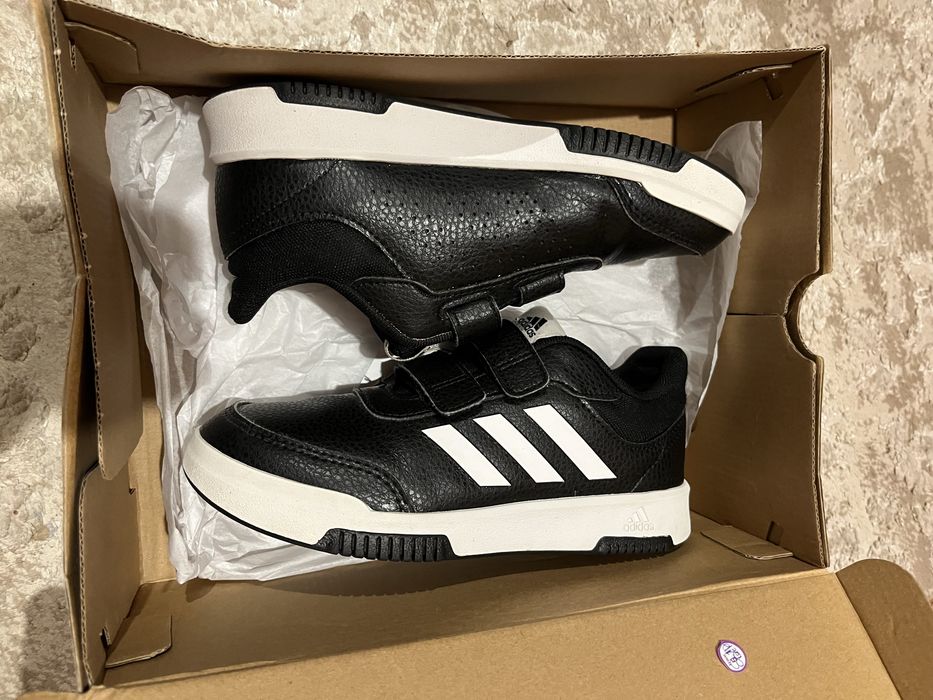 Демісезонні кросівки adidas