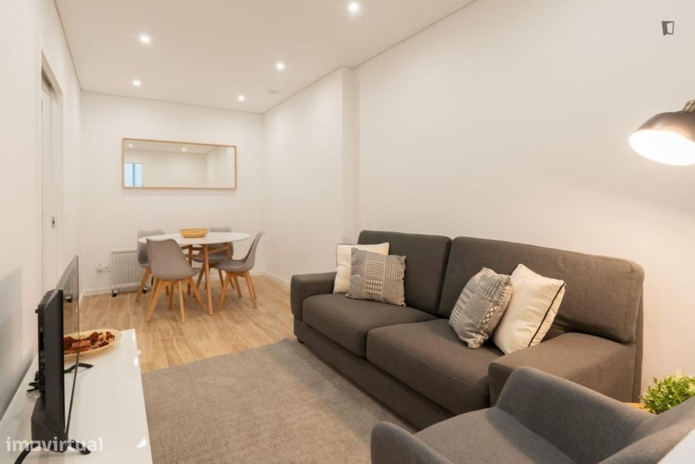 2-Bedroom Apartment – Located in Paranhos, Porto