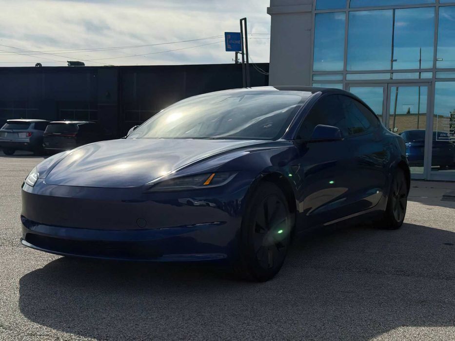 Tesla Model 3 Long Range      2025