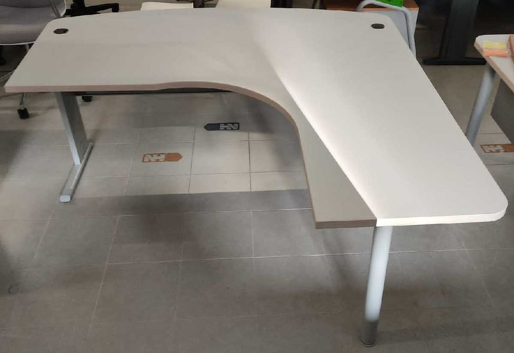 Secretárias Escritório Operativas e Postos Curvos - Diversos modelos