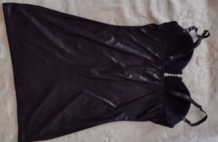 (75B) (36/S) Bogato zdobiona, woskowana koszulka, halka z Rzymu