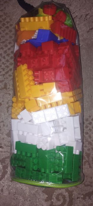 Продам дитячій конструктор