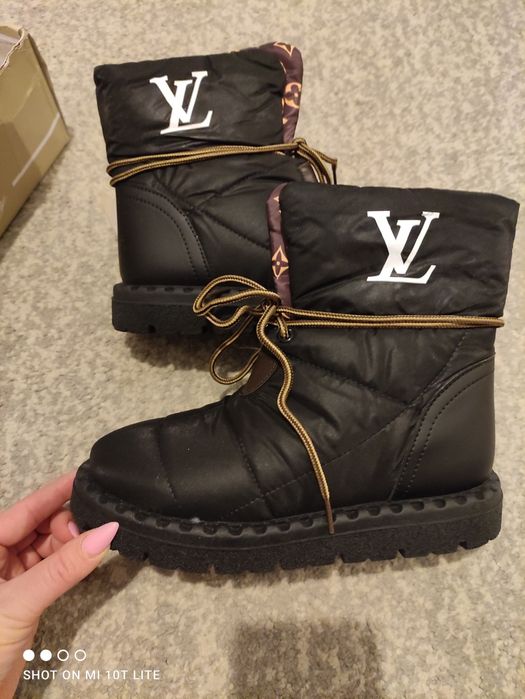 Nowe czarne śniegowce LV r. 37