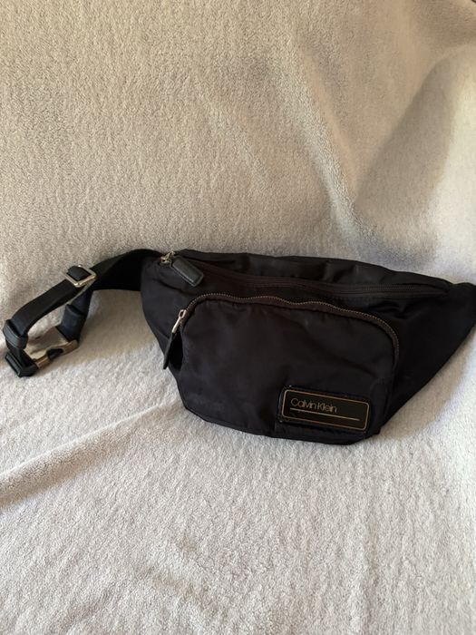Męska, czarna nerka Calvin Klein Primary