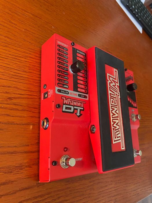 DigiTech Whammy DT — Pitch Shifter, Harmonizador e Drop Tune