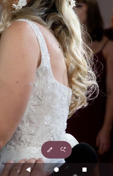 Piękna suknia ślubna biała z gorsetem i ornamentami