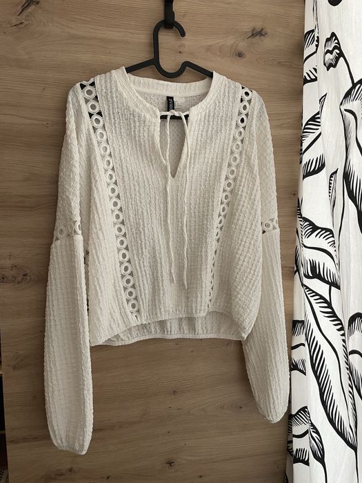 Biała krepowana bluzka boho Basic spring koronkowe ażurowe wstawki s 36