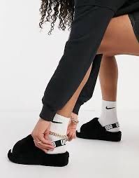 Продам трендові сандалі/шльопки Ugg