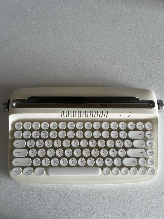 Блютуз клавіатура Yunzii Actto Retro Mini