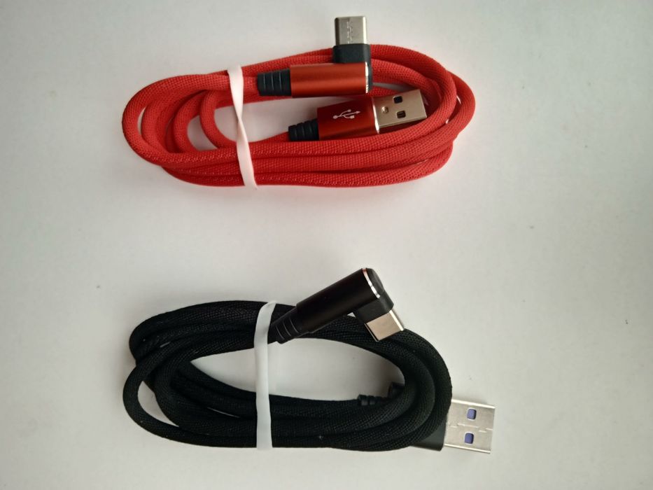 Кабелі до телефонів.