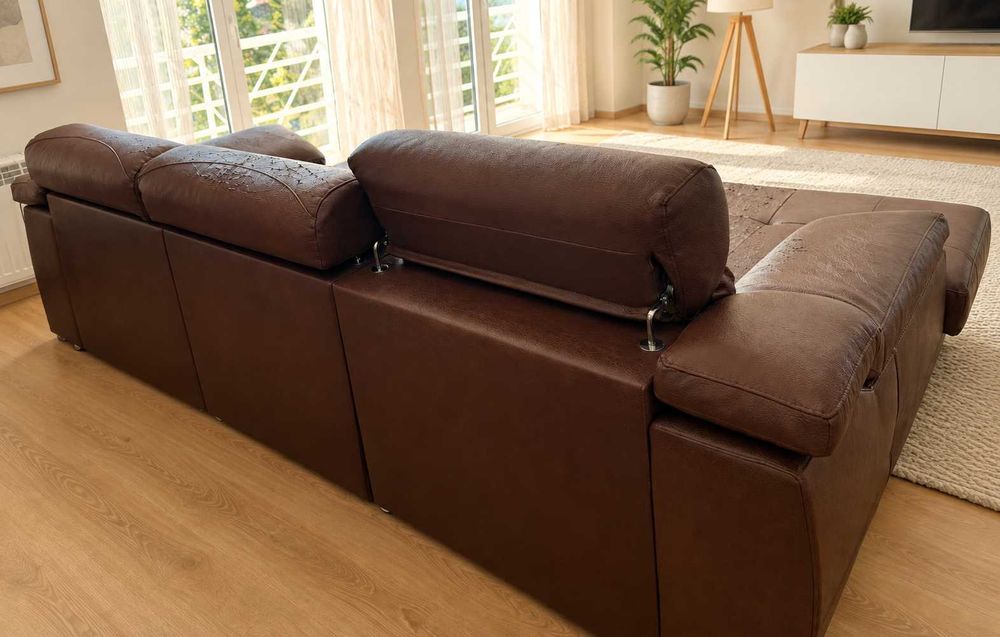 Sofá chaise longue muito confortável, com cerca de 4 anos.