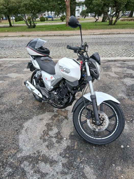 Keeway rks 125 de garagem