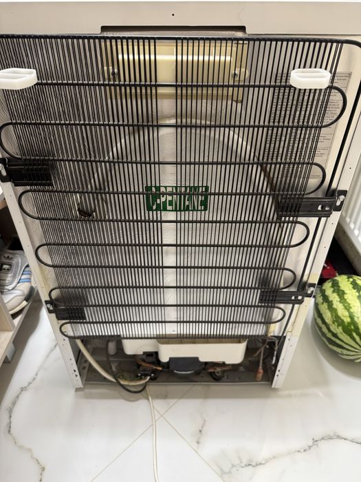 Морозильна камера beko FNE1072