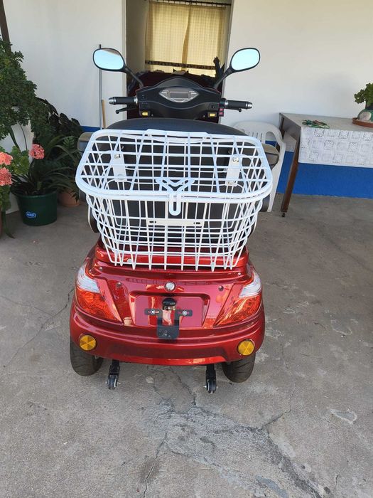 Scooter Elétrica Seventeen Sport — 2024 — APENAS 88 KM — COMO NOVA!