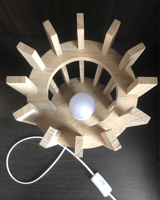 Світильник з дерева