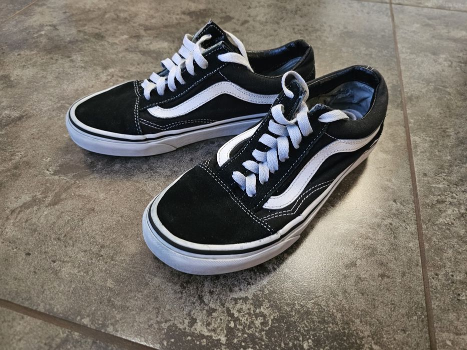 Взуття, берці Caterpillar, Bape Sta, Vans Sk8-Hi MTE-2,Converse monoblack, Vans old skool low black, gelert waterproof