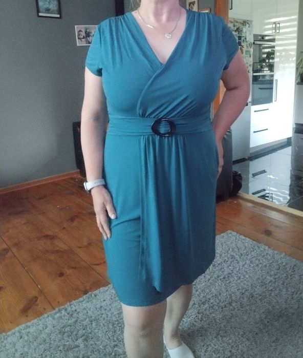 Elegancka sukienka koktajlowa 44