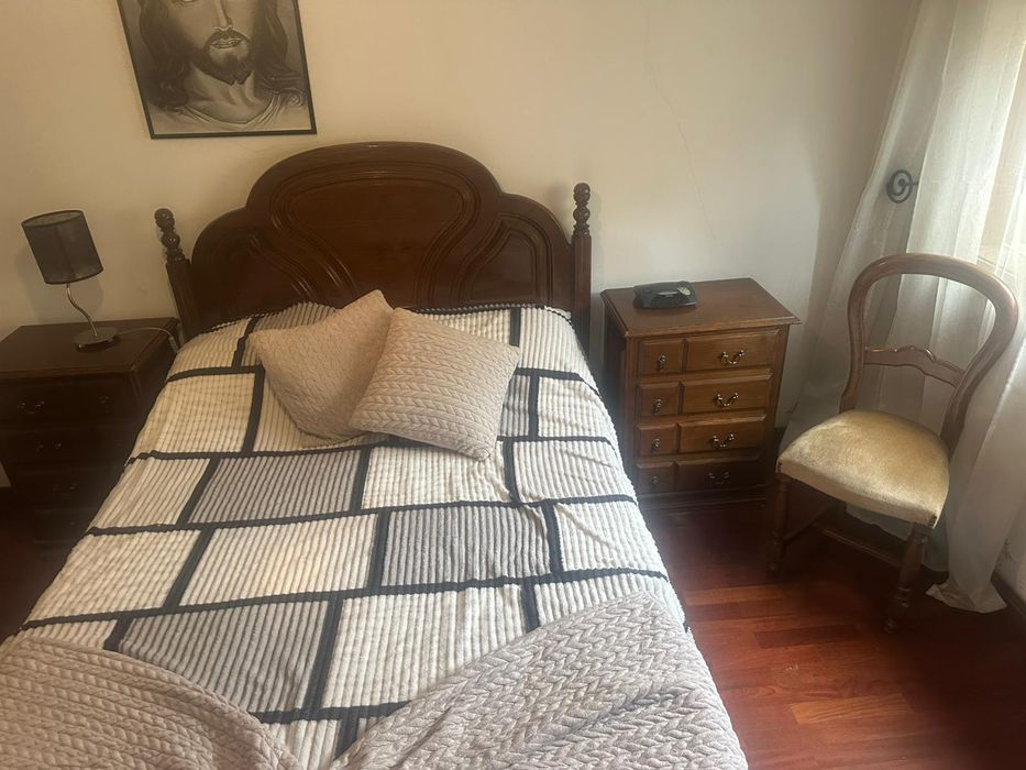 Quarto completo como novo