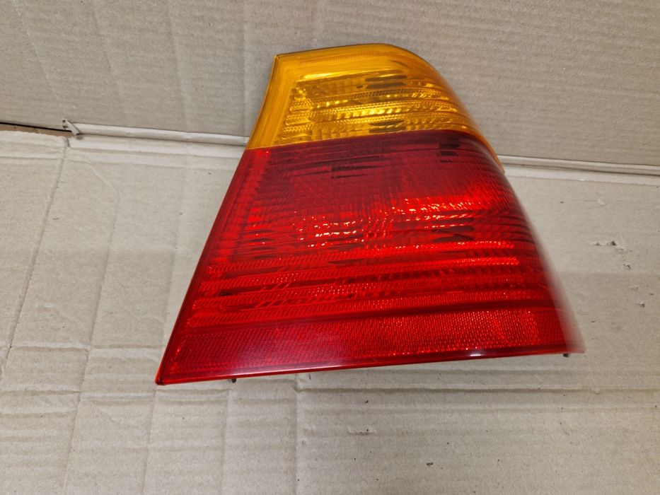 Lampa prawa tylna prawy tył BMW E46 przedlift sedan