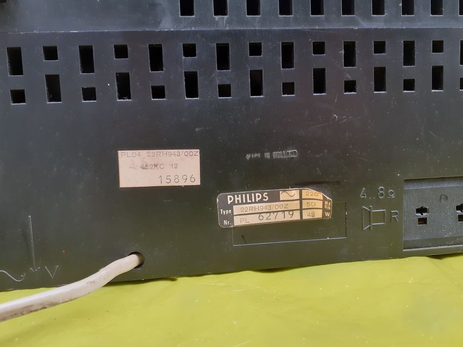 Gira discos e rádio Philips 22 RH 943