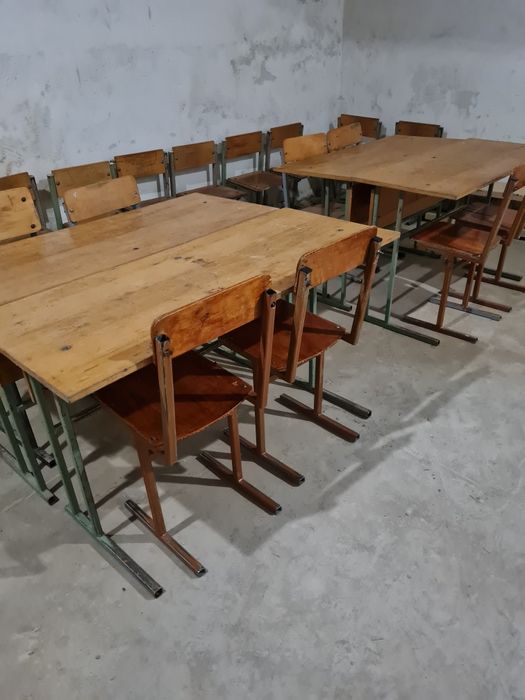 Столи і стільці, парти