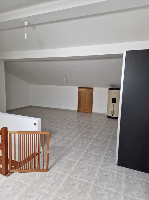 Apartamento T2 Duplex para Arrendamento em Eiras