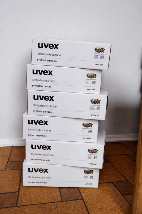 Trzewiki Buty robocze UVEX 84022 S3 SRC NOWE rozmiar 44 43