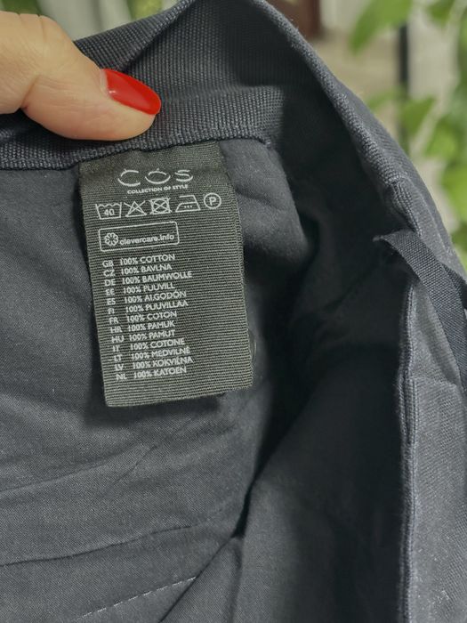 Темно-сині штани від бренду COS